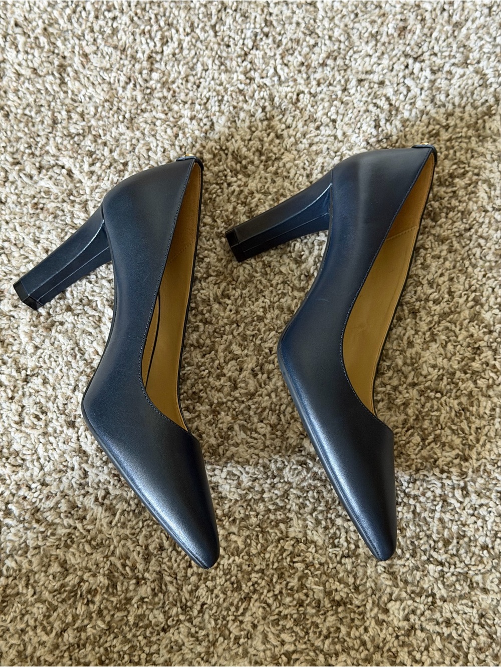 Michael Kors Milly Flex Leather Pumps - Picture 3 of 11